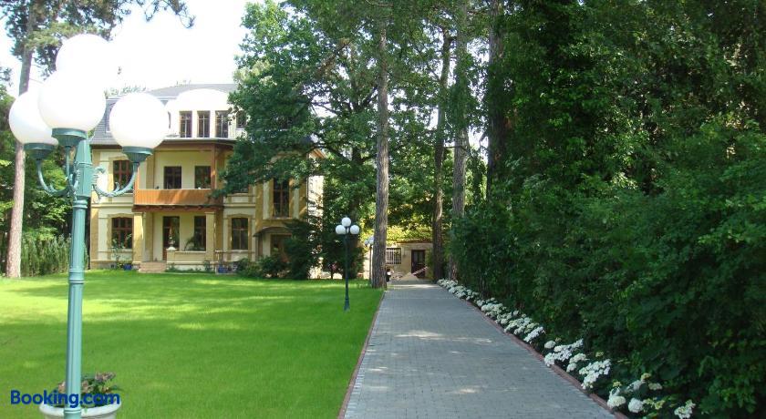 booking-420740-10709687 Residenz Villa Kult