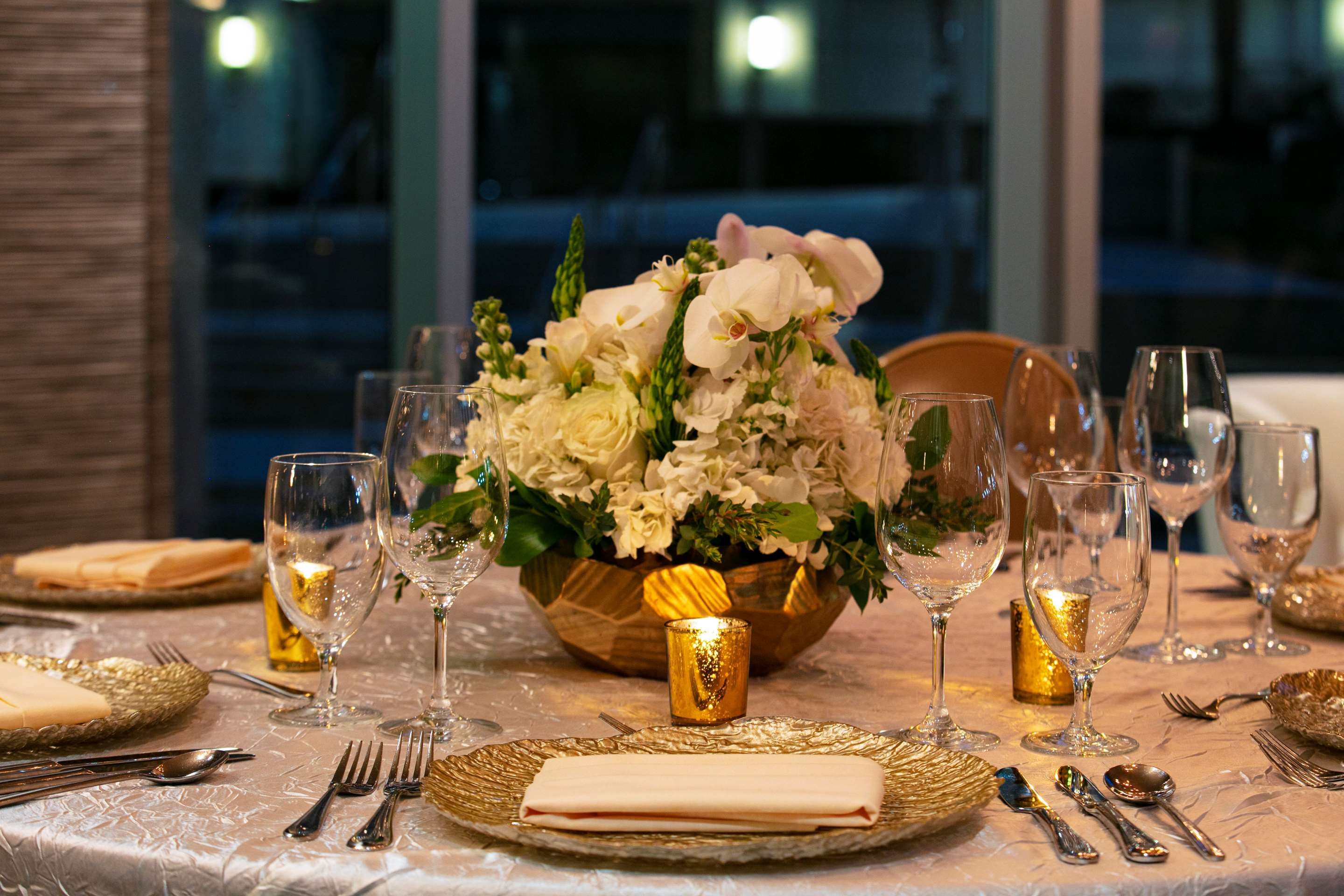 The Royal Sonesta Chicago River North