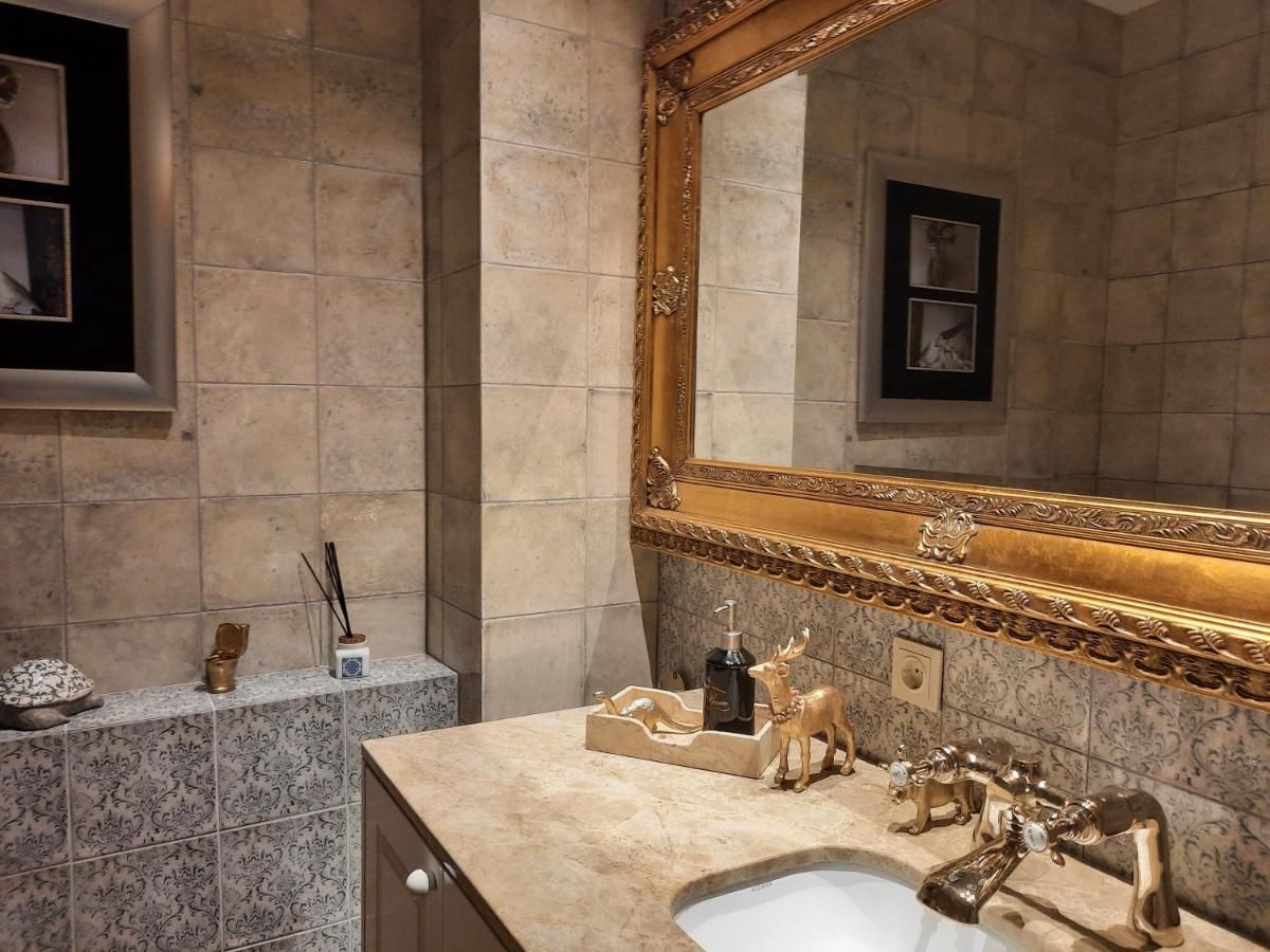 Lake & Library boutique Hotel