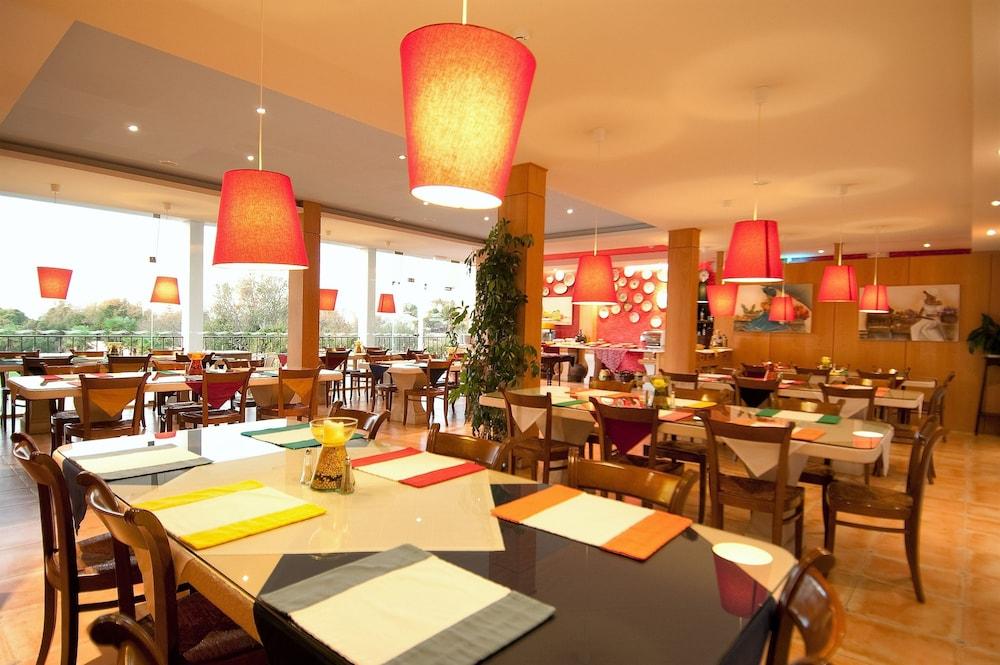 sembo-289390-e54b6d-516085 Luzmar Villas