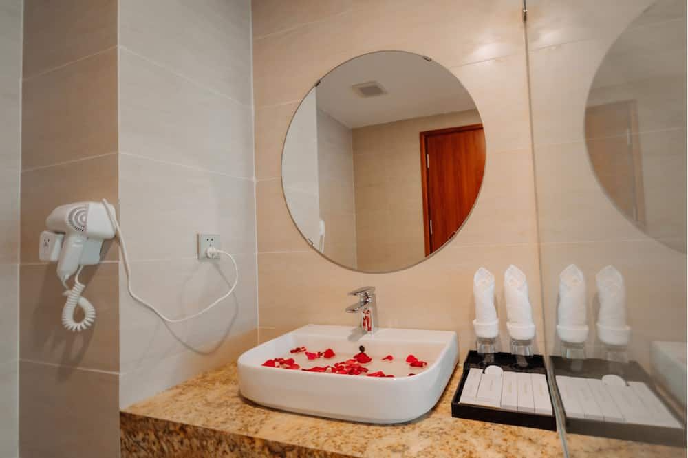 YEN BIEN LUXURY HOTEL