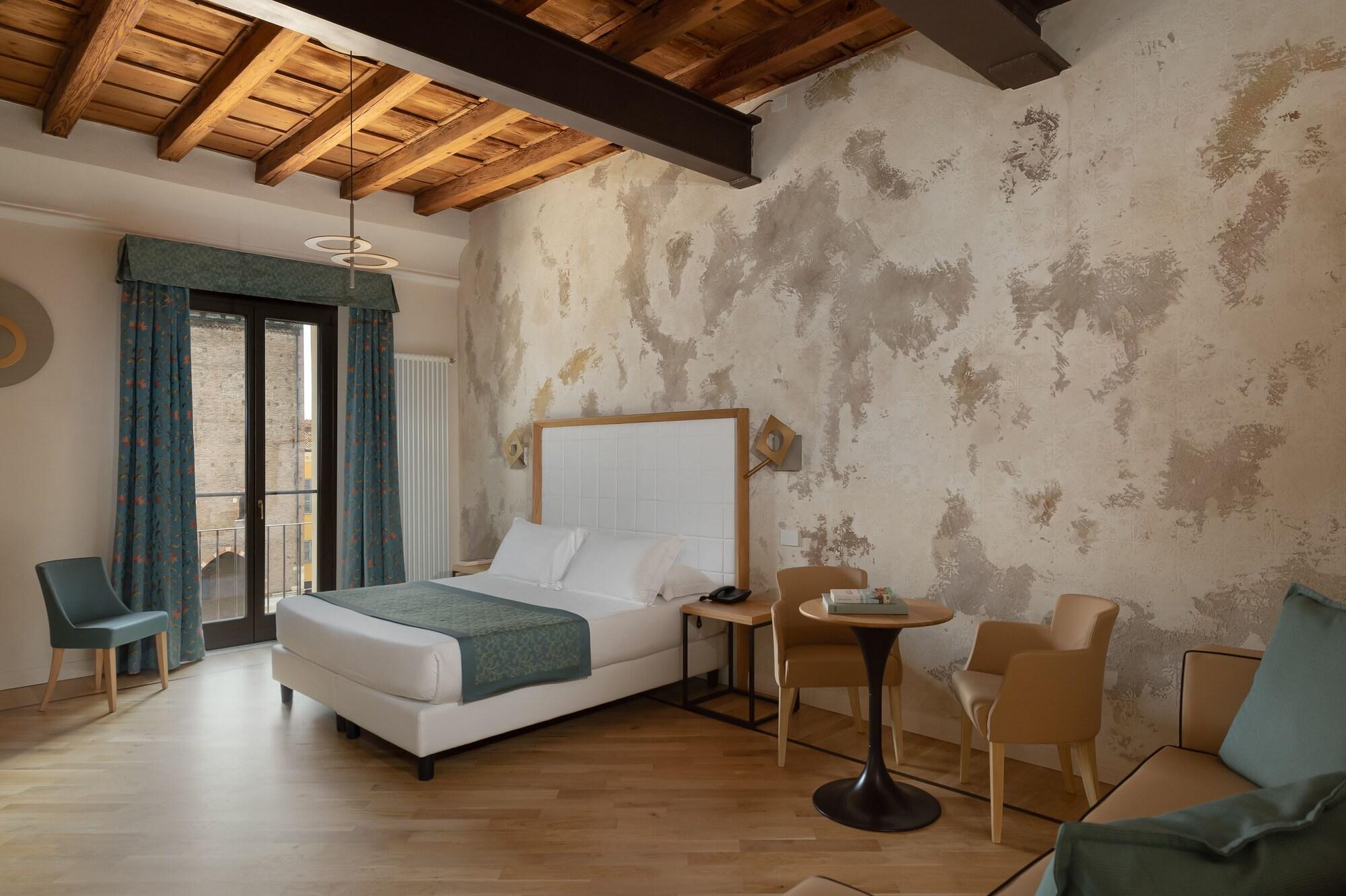Cà Uberti Palace Hotel