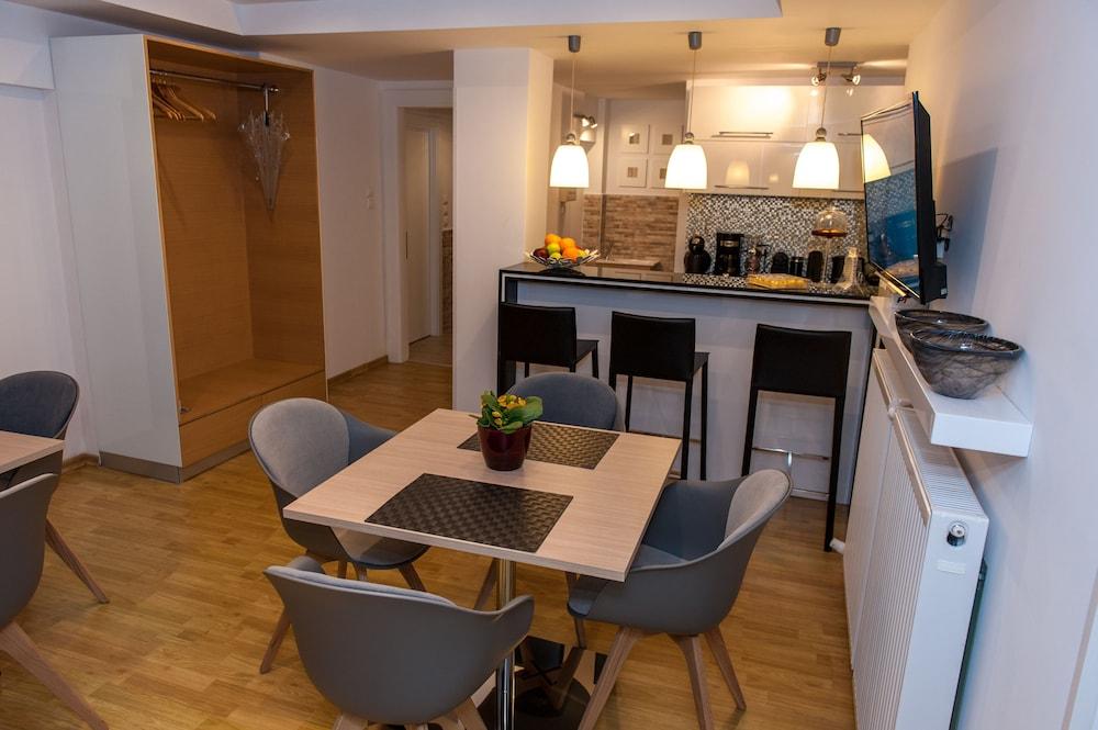 sembo-2325552-e3b62c-705215 Urban Residence