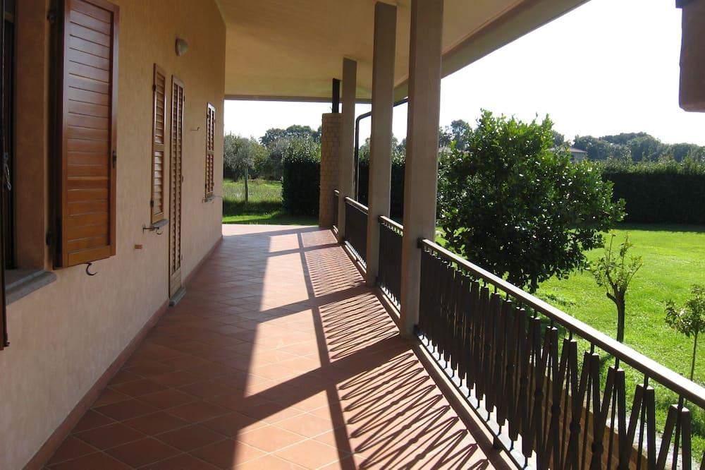 Villa with garden near Lake Bracciano, 30 km from Rome Toscane - Bracciano visuel 5/5 Villa with garden near Lake Bracciano, 30 km from Rome Toscane - Bracciano visuel 5/5