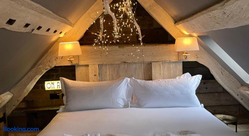 The Barth Room at Cheshire Boutique Barns