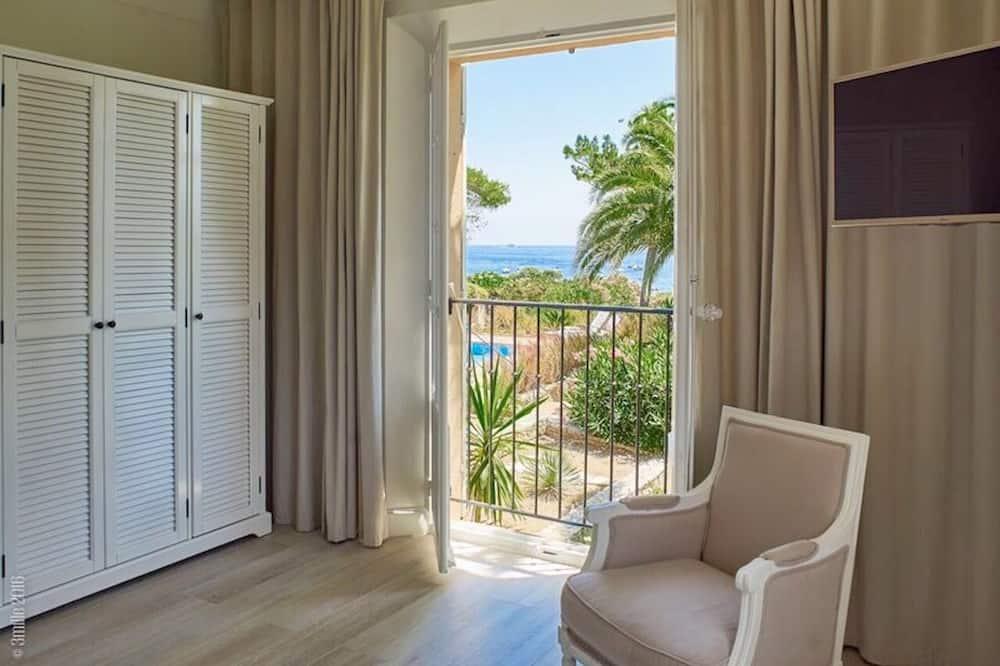 Saint-Tropez, Ocean Front villa with direct access to the beach Provence-Alpes-Côte d'Azur - Ramatuelle visuel 5/5 Saint-Tropez, Ocean Front villa with direct access to the beach Provence-Alpes-Côte d'Azur - Ramatuelle visuel 5/5