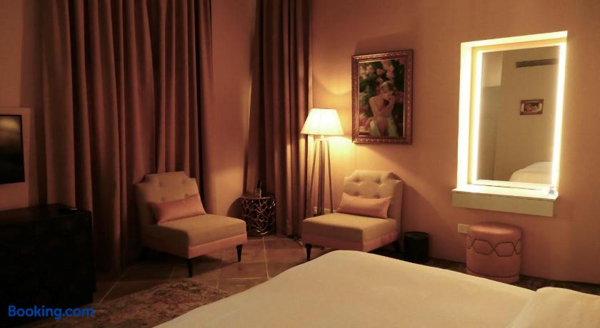 booking-9143528-407802680-914503 Madama Residence