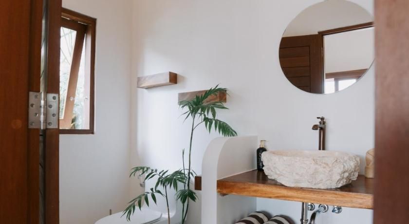 Ehoa Bali Nyanyi Boutique Hotel - In Front Of Entrance To Nuanu