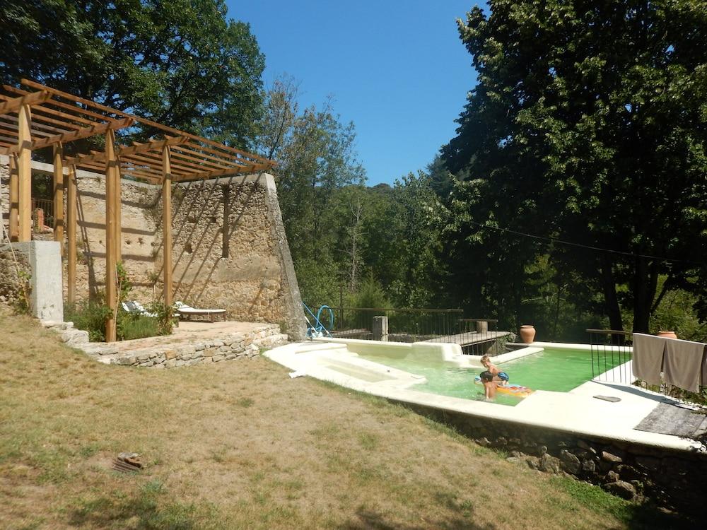 Cottage With pool, set in a private 5 hectare domaine, perfect for nature lovers Languedoc-Roussillon - Saissac visuel 3/5 Cottage With pool, set in a private 5 hectare domaine, perfect for nature lovers Languedoc-Roussillon - Saissac visuel 3/5