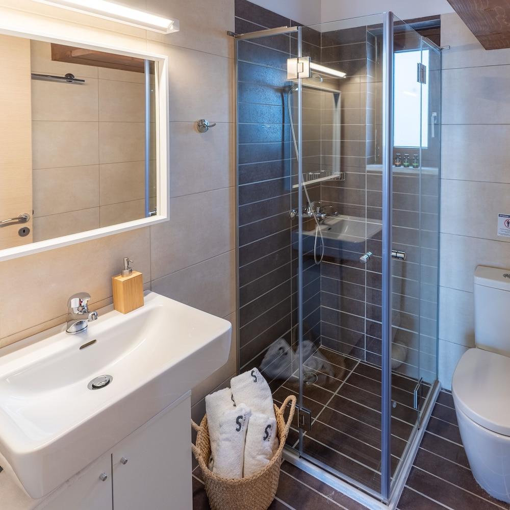sembo-3788326-23fe3d-082123 Syra Bay