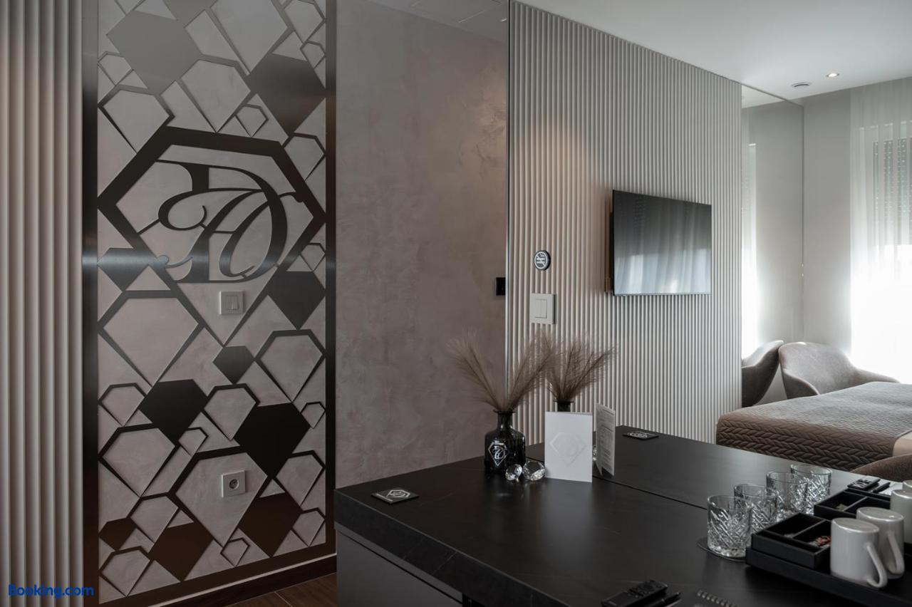 booking-1071944883-600614101-858262 Diamond Hotel