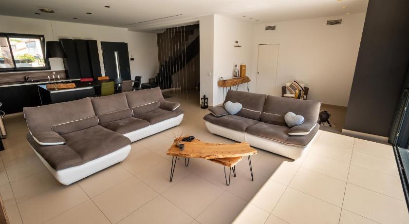 Villa De Luxe Sud De La France Plage - Piscine - Jacuzzi - Jeux Olympique 2024 - Languedoc-Roussillon - Lattes visuel 5/5 Villa De Luxe Sud De La France Plage - Piscine - Jacuzzi - Jeux Olympique 2024 - Languedoc-Roussillon - Lattes visuel 5/5