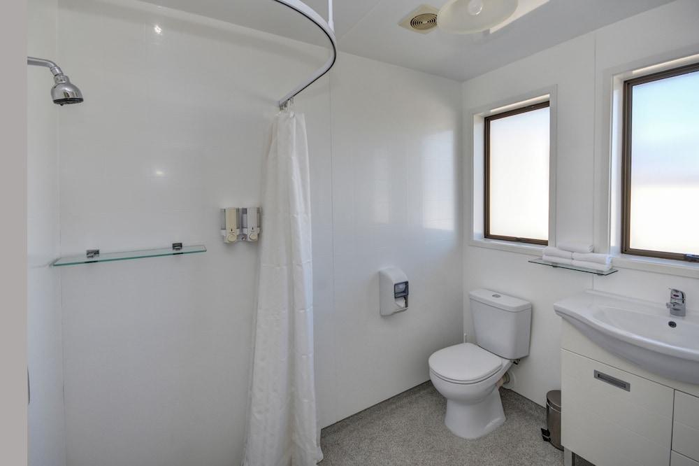 expediav2-84858-8ac52a-915505 Adrian Motel