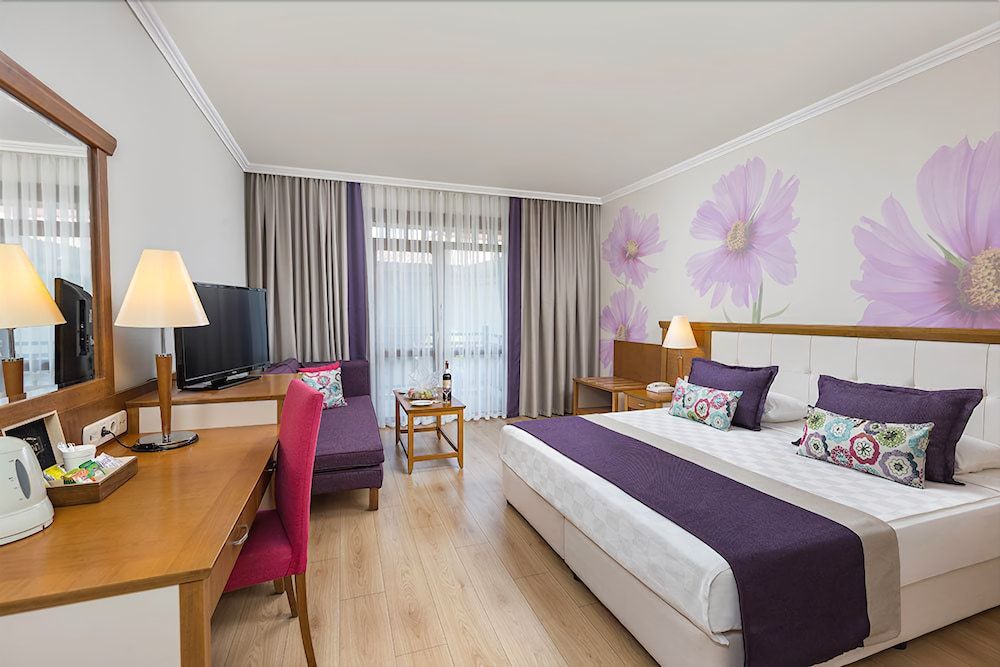 sembo-2860146-7317a5-833650 Felicia Village