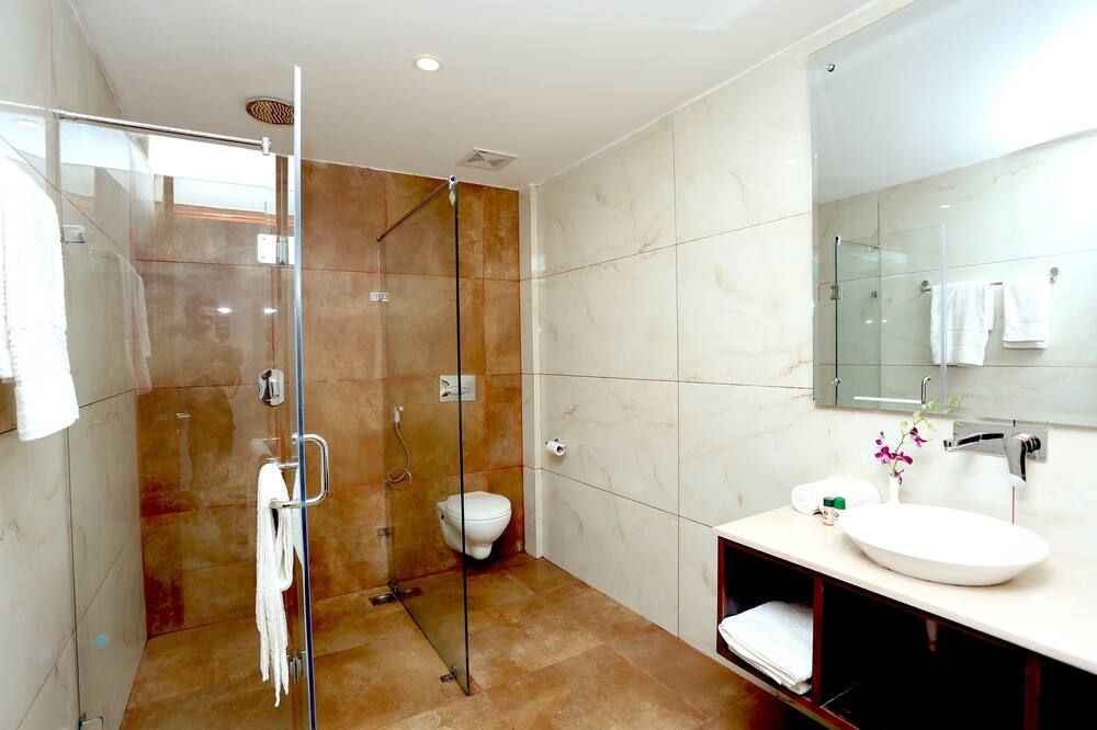 The Allure Grand Resort -A Majestic Riverside Retreat