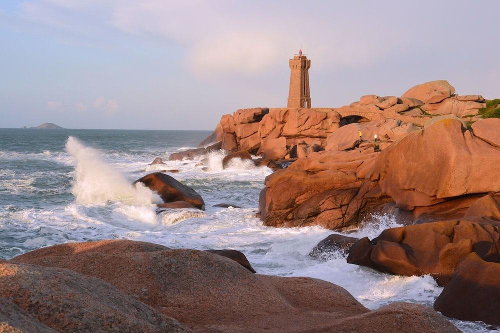 Superb ground floor, sea view, near Perros Guirec in, the pink granite coast Bretagne - Trévou-Tréguignec visuel 4/5 Superb ground floor, sea view, near Perros Guirec in, the pink granite coast Bretagne - Trévou-Tréguignec visuel 4/5