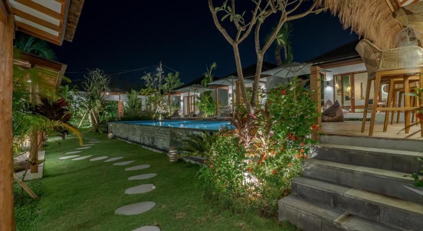 Ehoa Bali Nyanyi Boutique Hotel - In Front Of Entrance To Nuanu