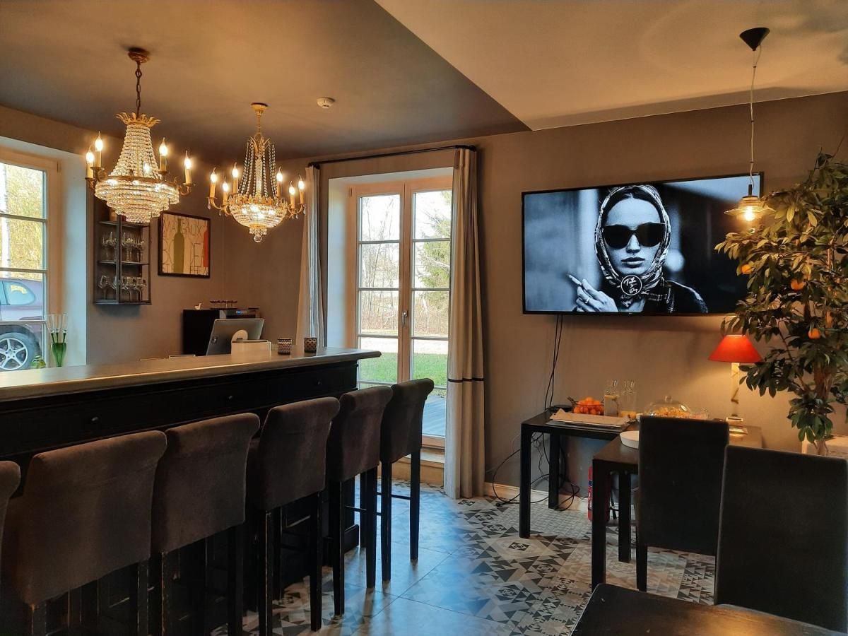 Lake & Library boutique Hotel