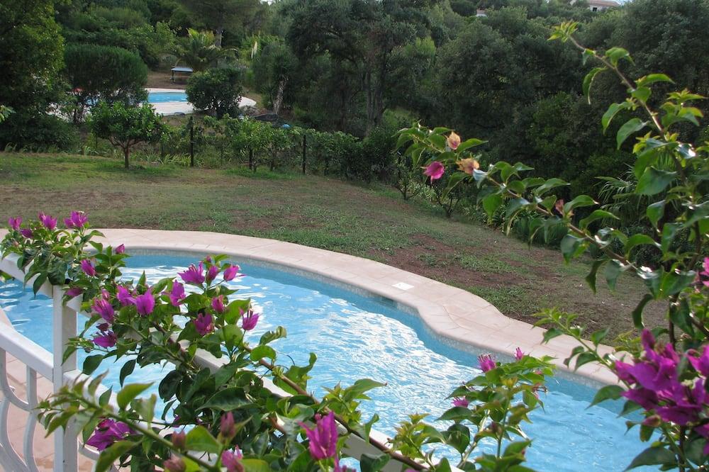 Villa in a quite place whit pool and many flower Provence-Alpes-Côte d'Azur - Saint-Raphaël visuel 5/5 Villa in a quite place whit pool and many flower Provence-Alpes-Côte d'Azur - Saint-Raphaël visuel 5/5
