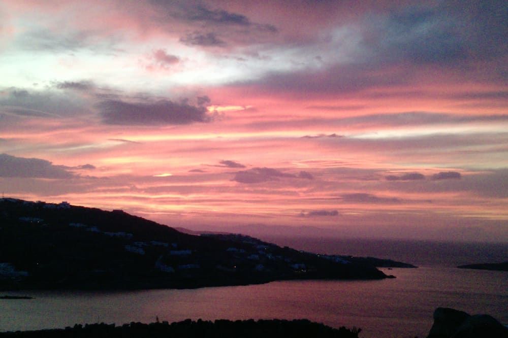 Tharroe of Mykonos Boutique Hotel