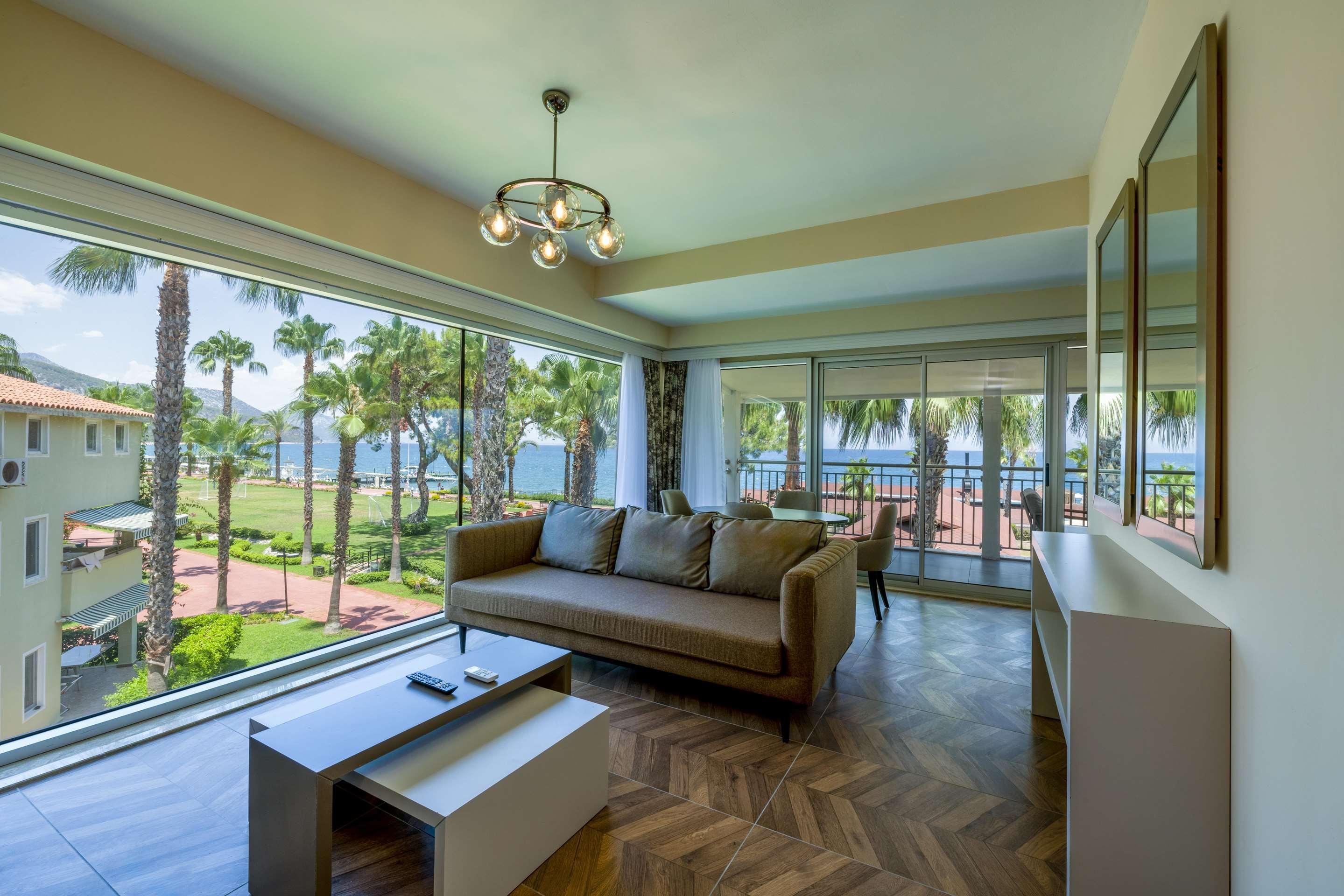 ice-350794-893574-659086 Crystal Flora Beach Resort