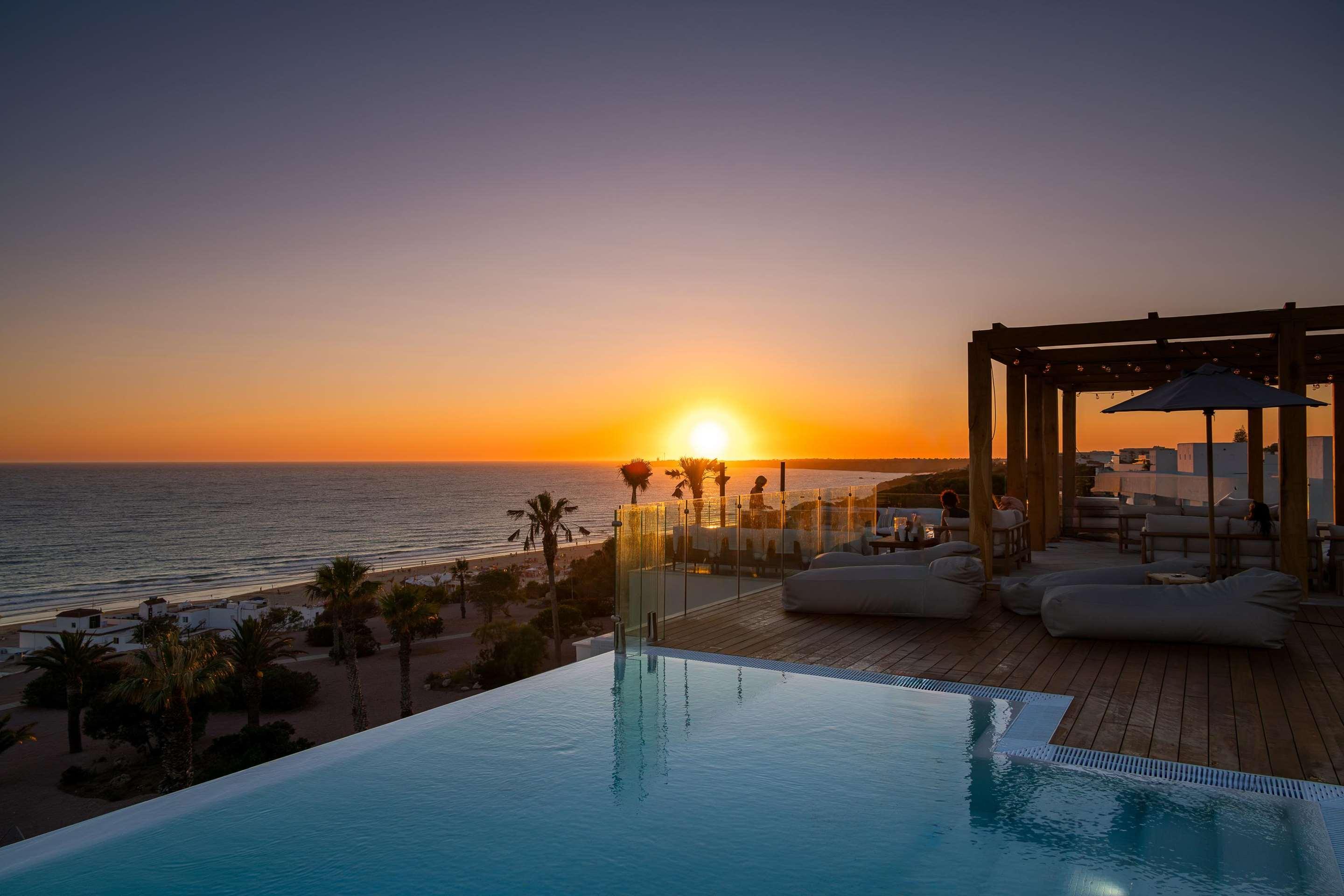 ice-1070823493-77b2e2-456516 Daia Slow Beach Hotel Conil