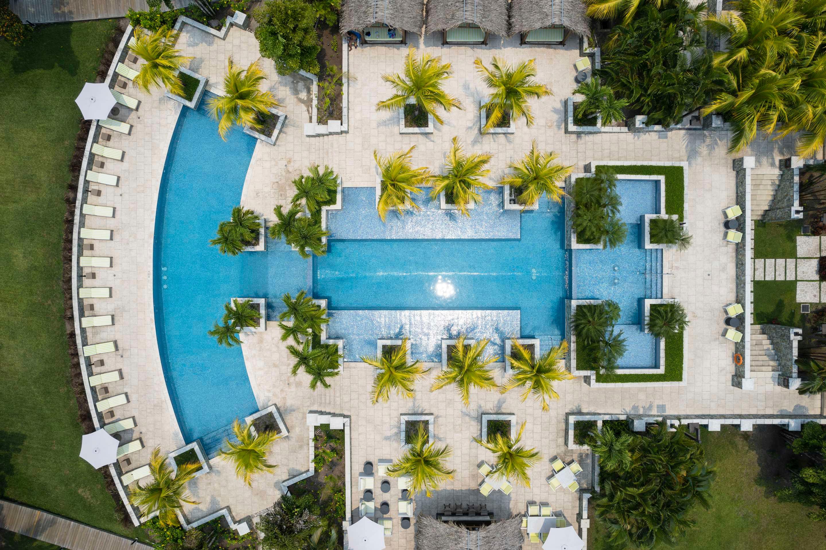 ice-2058707-108234584-635619 Indura Beach & Golf Resort Curio Collection By Hilton