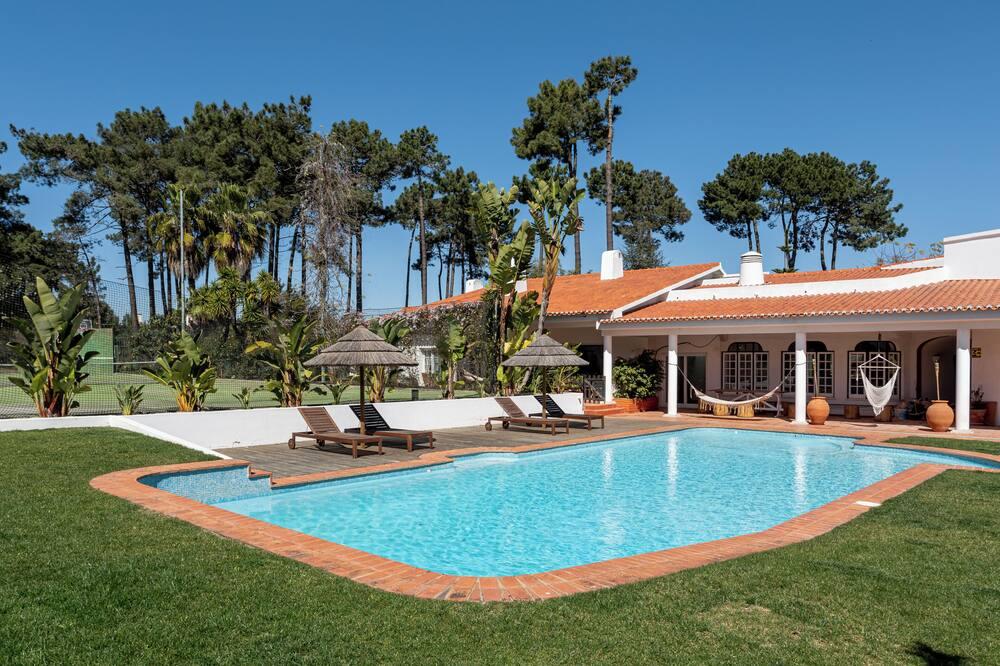 Luxury Portuguese villa with pool, sauna & tennis close to Fonte de Telha beach Lissabon - Corroios visuel 1/5 Luxury Portuguese villa with pool, sauna & tennis close to Fonte de Telha beach Lissabon - Corroios visuel 1/5