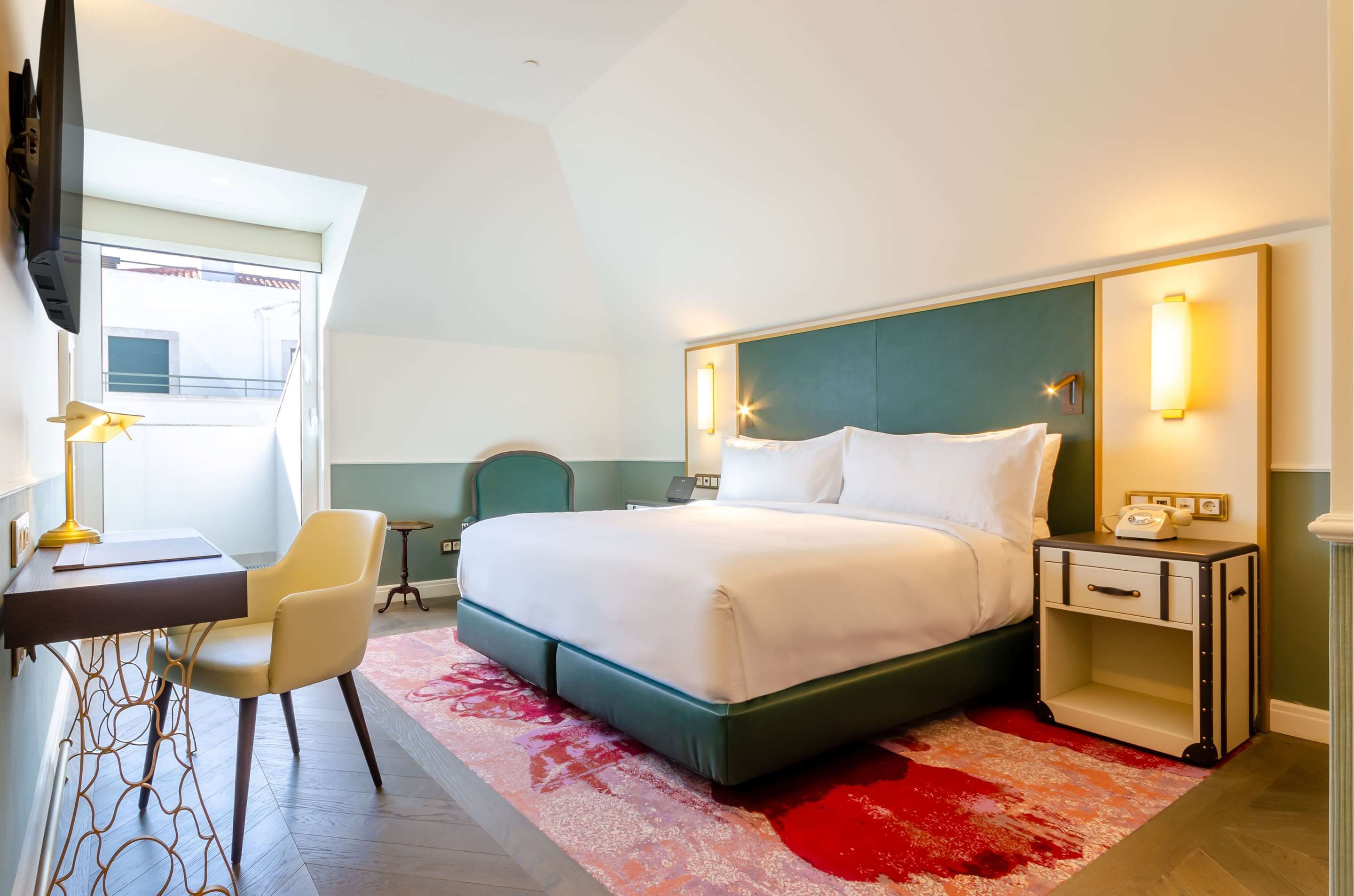 The Emerald House Lisbon, Curio Collection by Hilton