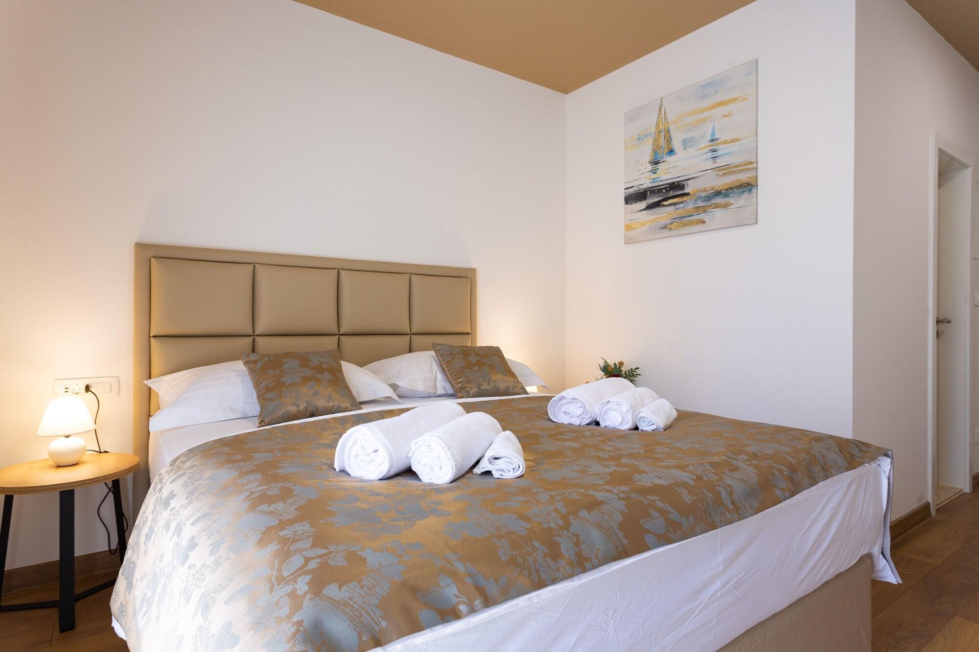 expedia_group-1070906935-9b1c0b-703473 Luxury Rooms Fetivi