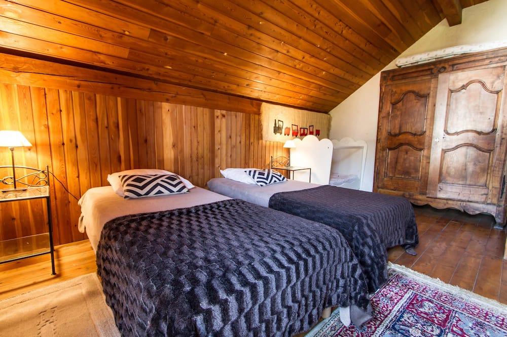 Lou Touloundé: Chalet for 10 people in Puy St Vincent 150 m from the slopes Provence-Alpes-Côte d'Azur - Puy-Saint-Vincent visuel 3/5 Lou Touloundé: Chalet for 10 people in Puy St Vincent 150 m from the slopes Provence-Alpes-Côte d'Azur - Puy-Saint-Vincent visuel 3/5