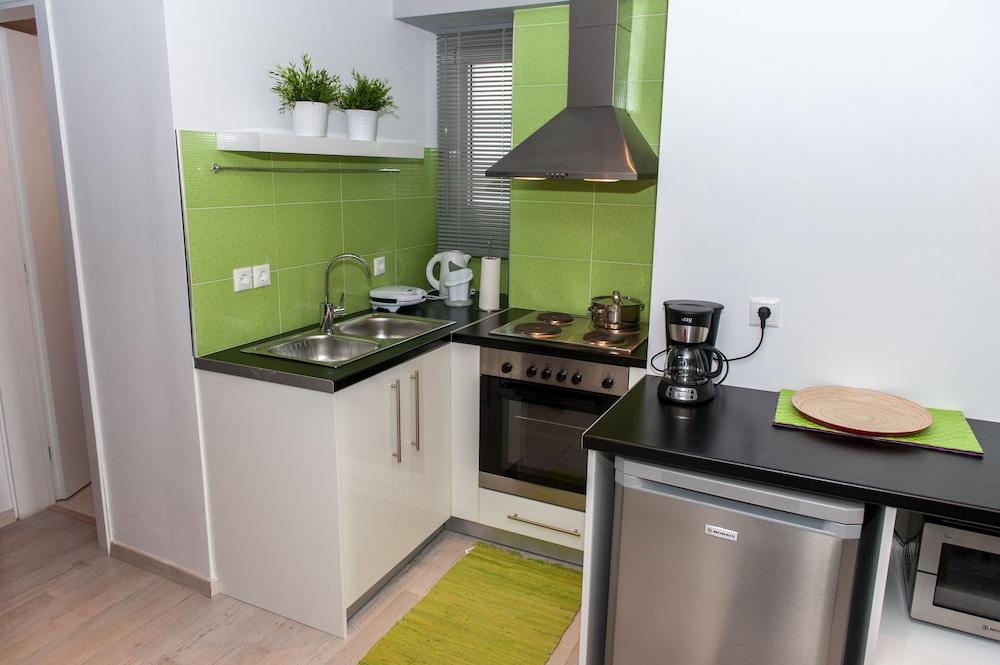 sembo-2325552-f7426a-388429 Urban Residence