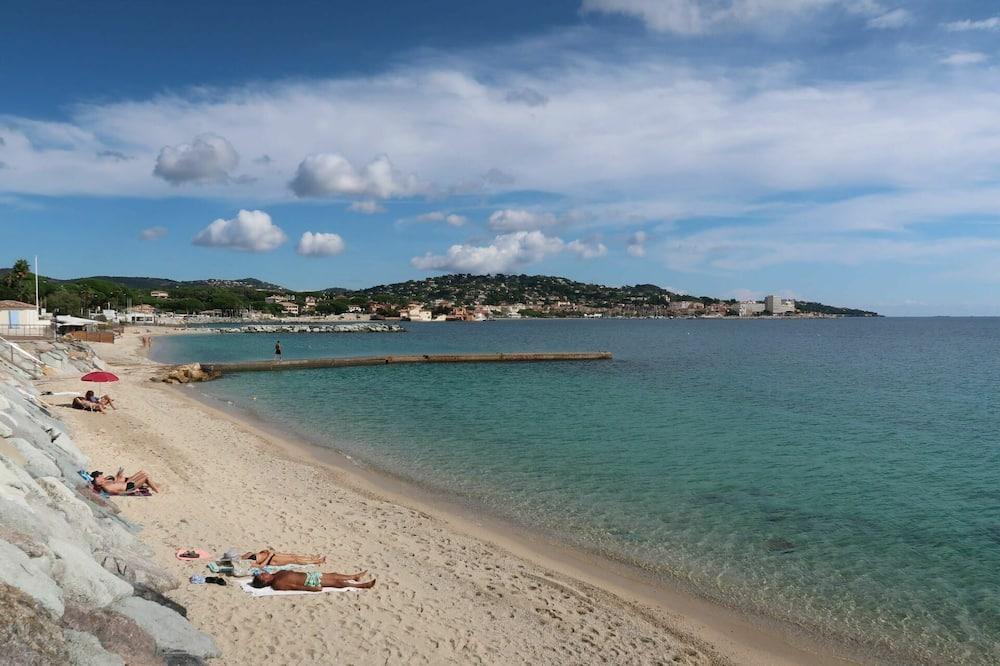 Beautiful private villa for 10 guests with WIFI, A/C, private pool, TV, terrace and parking Provence-Alpes-Côte d'Azur - Sainte-Maxime visuel 4/5