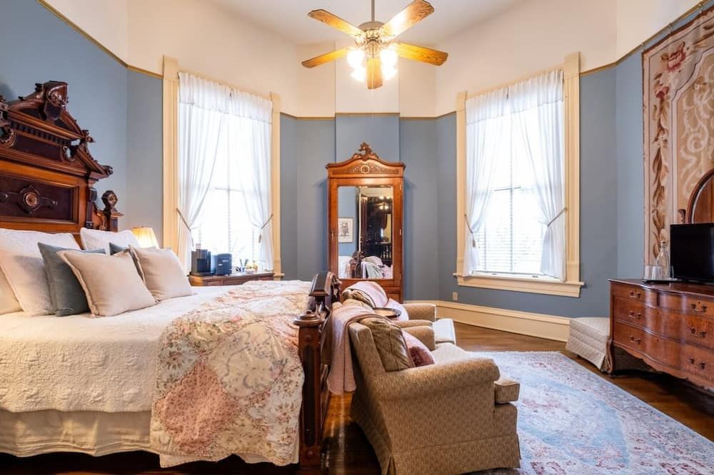 The Empress of Little Rock