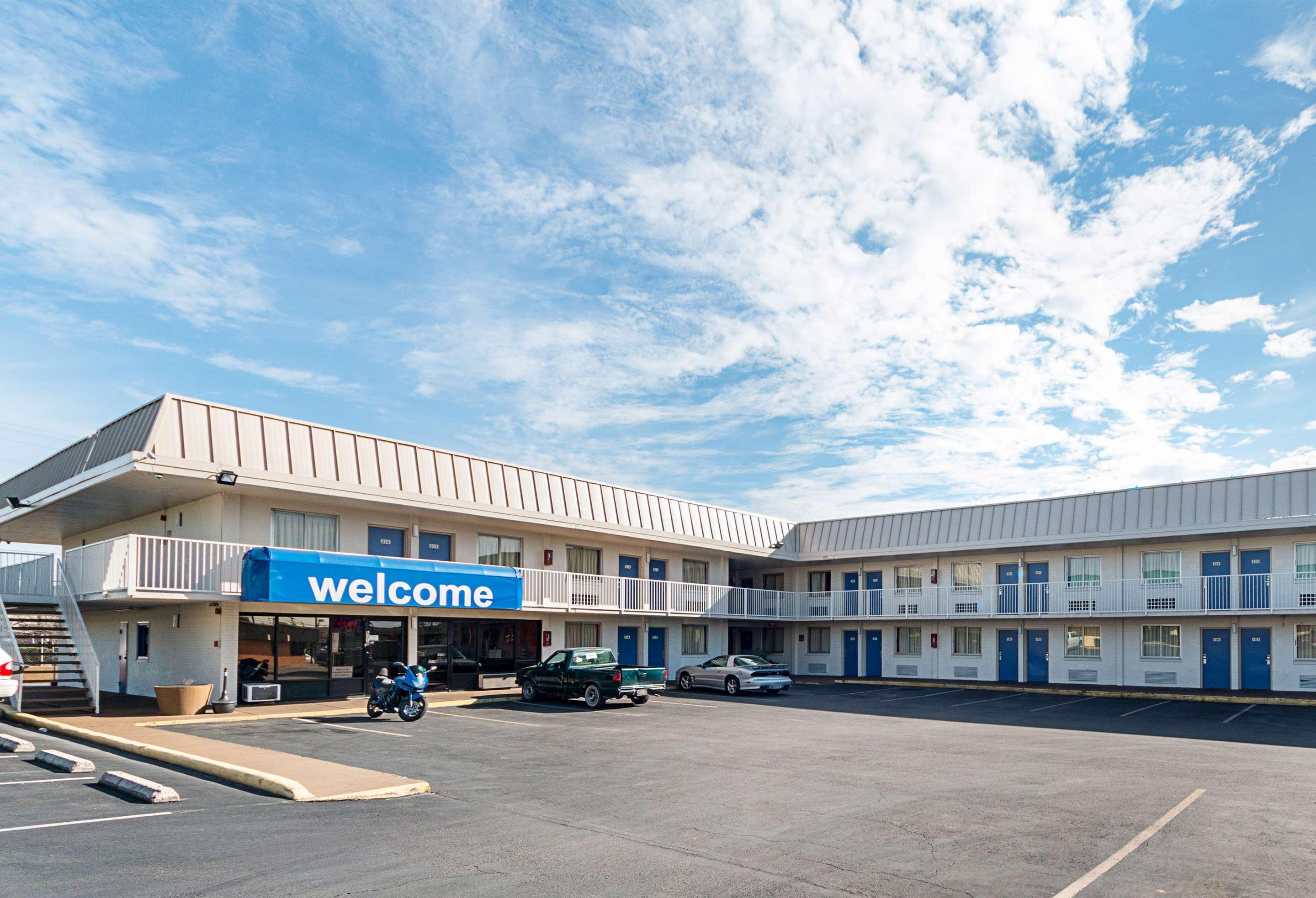 Motel 6 San Antonio I-10 West $65 ($̶8̶2̶). San Antonio Hotel Deals