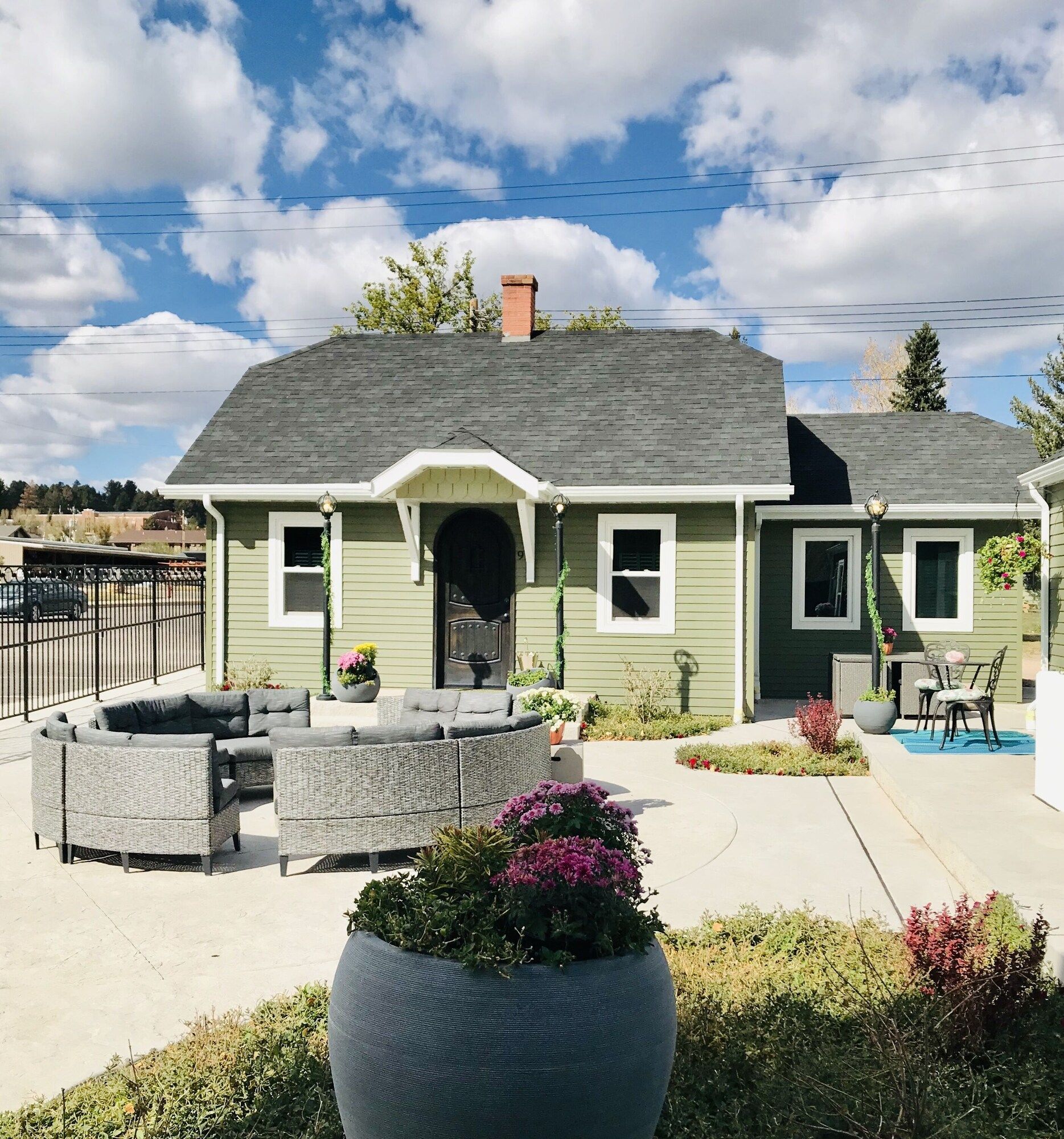 EO Bungalows, Black Hills