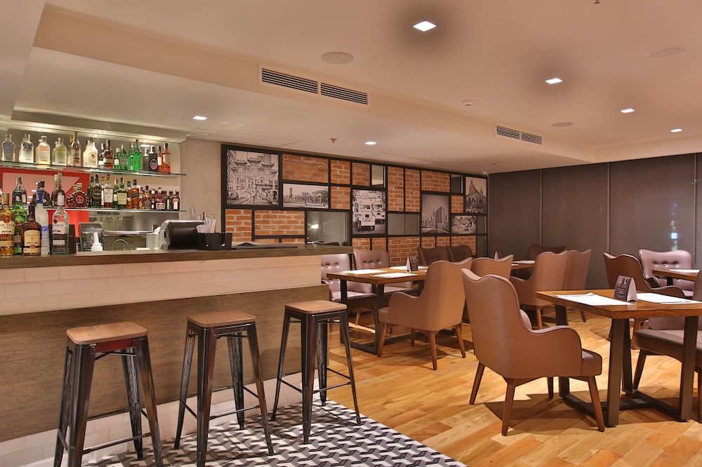 The B Hotel Quezon City