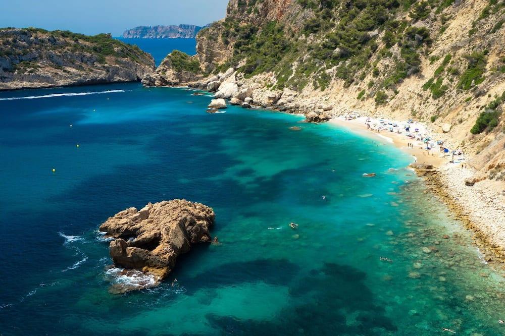 Beautiful private villa for 8 guests with private pool, WIFI, A/C, TV, terrace and parking Kust van Valencia - Javea visuel 3/5 Beautiful private villa for 8 guests with private pool, WIFI, A/C, TV, terrace and parking Kust van Valencia - Javea visuel 3/5