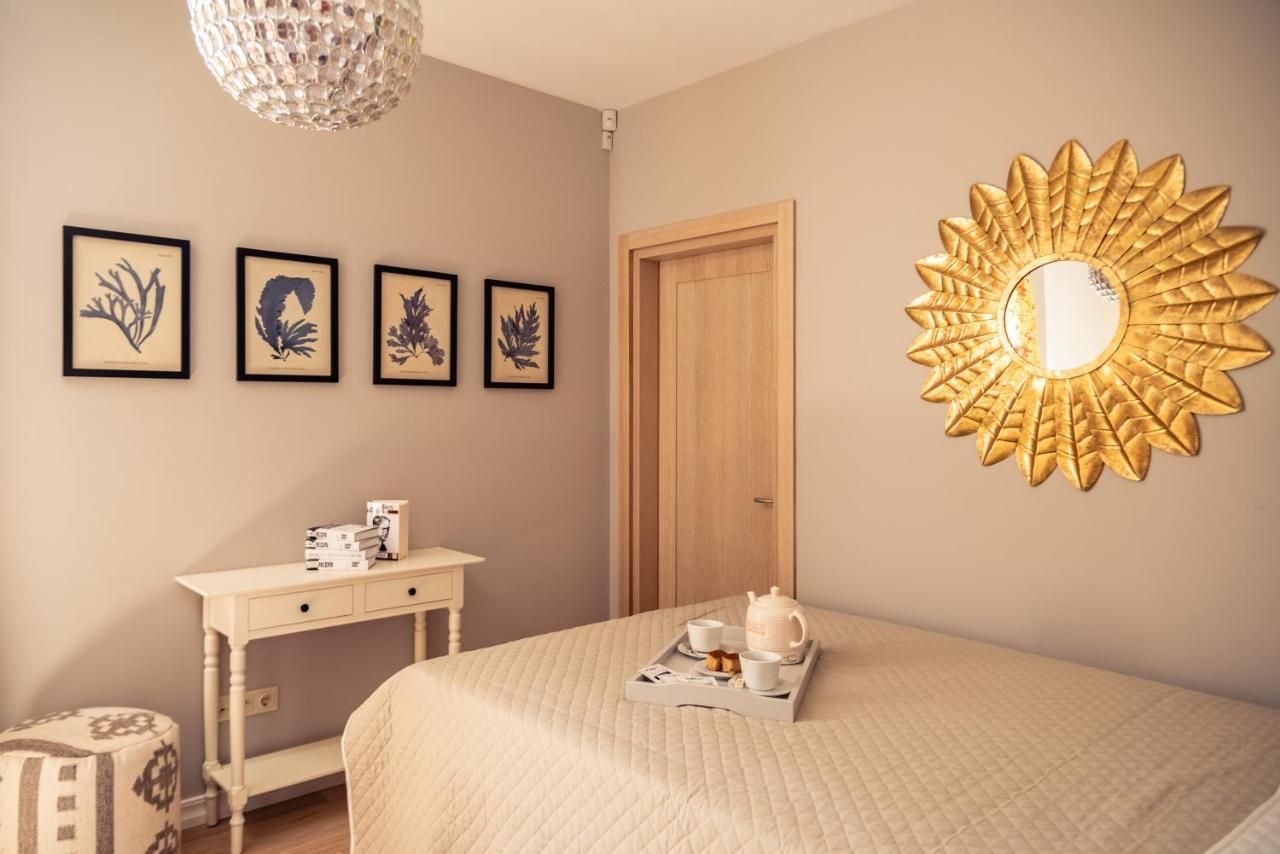 Lake & Library boutique Hotel