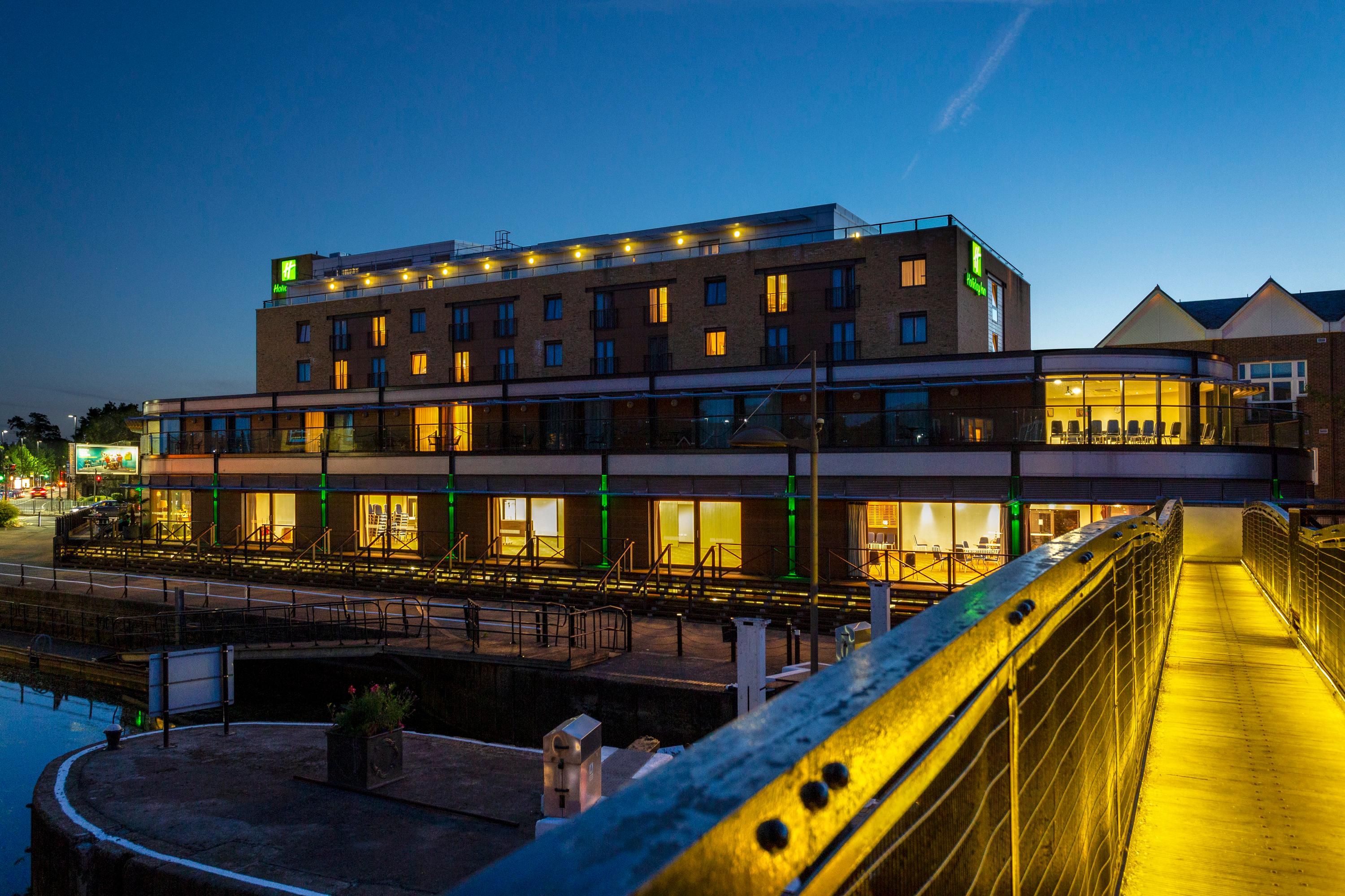 Holiday Inn Brentford Lock