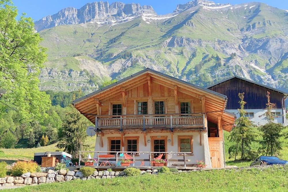 Magnificent Chalet With Spa 3 Bedrooms 6 To 8 People Rhône-Alpes - La Giettaz visuel 3/5 Magnificent Chalet With Spa 3 Bedrooms 6 To 8 People Rhône-Alpes - La Giettaz visuel 3/5