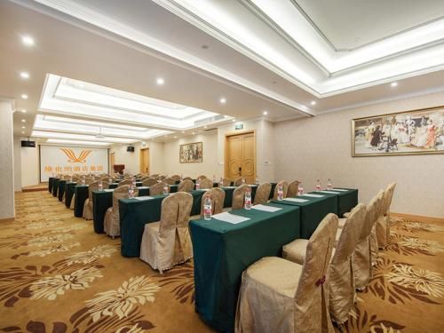 booking-3184375-313059610-910629 Vienna International Hotel Fuzhou Cangshan Wanda