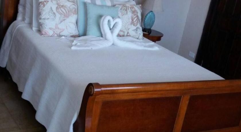 Water's Edge Villa - Oceanfront with Private Pool