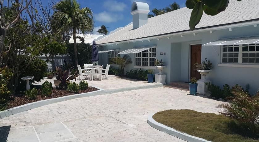 Water's Edge Villa - Oceanfront with Private Pool