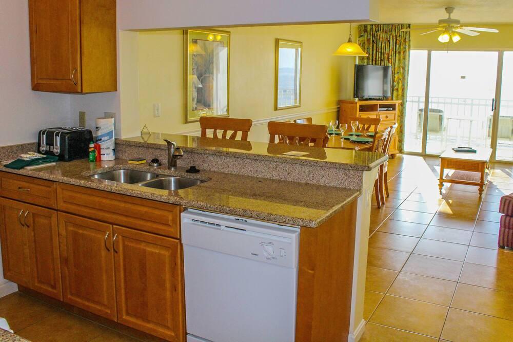 expediav2-61608-20e16f-190199 Discovery Beach Resort