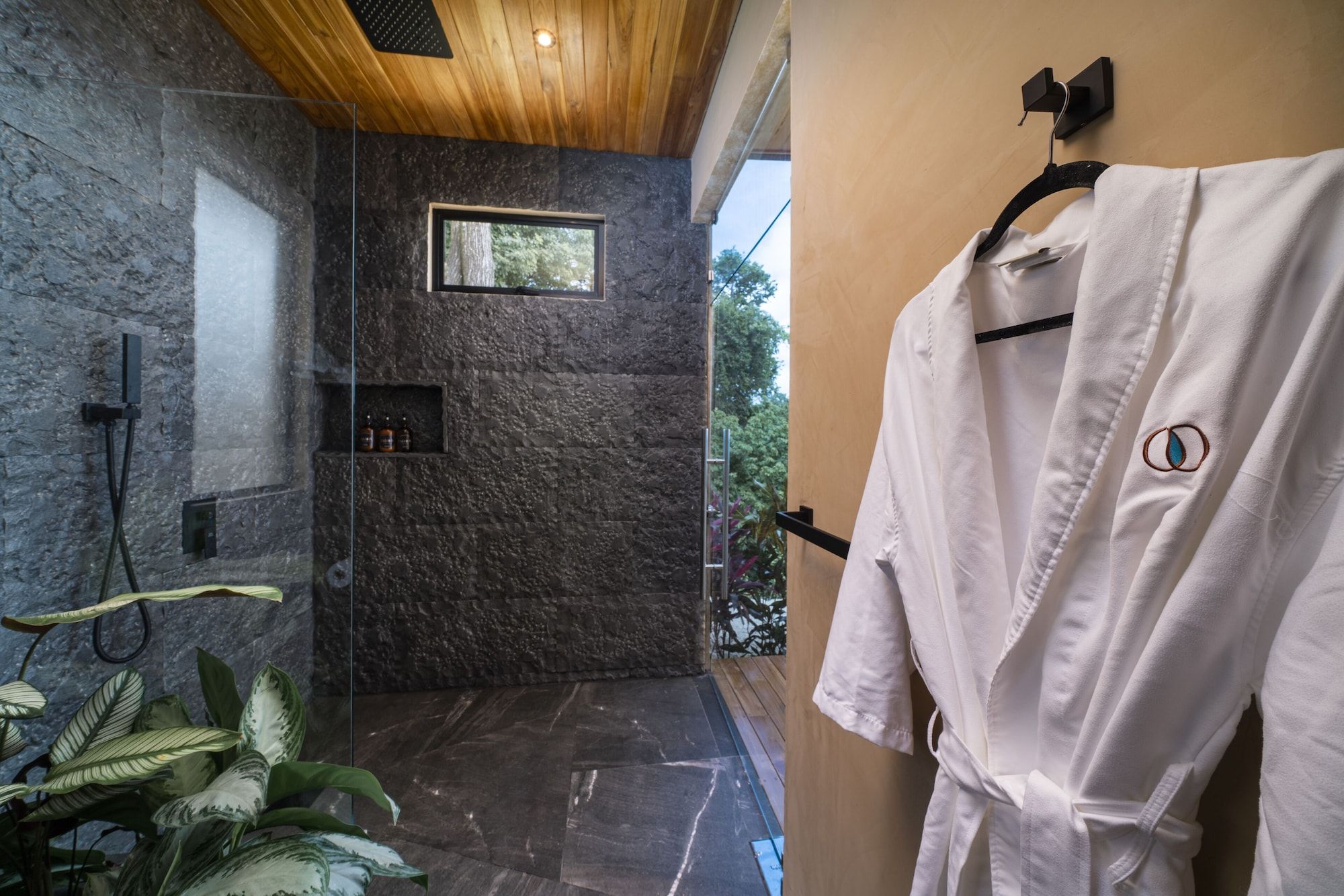 LALOON Luxury Suites - Adults Only