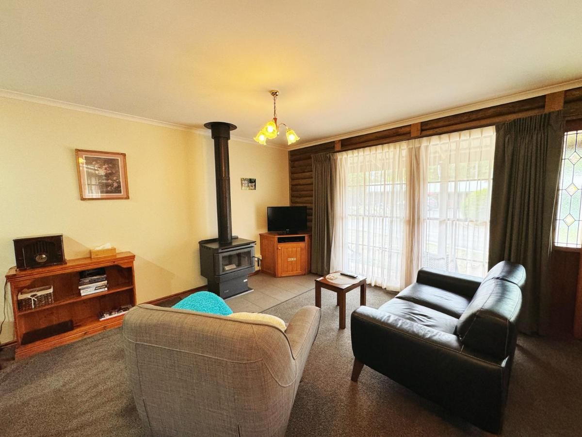 Halls Gap Log Cabins