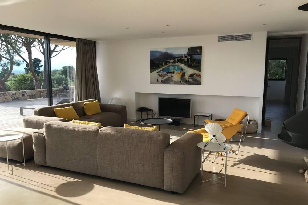 Spacious villa with sea view and private pool. Cala Rossa Estate Corsica - Lecci visuel 2/5