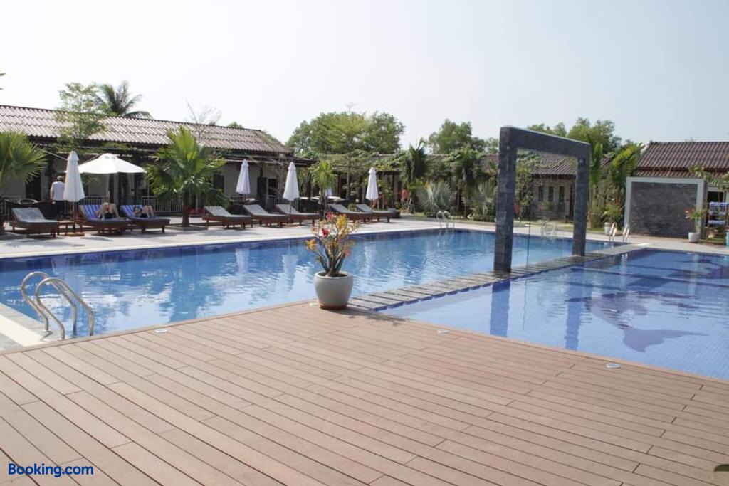 booking-2256125-502049055-372555 Twin Palms Resort