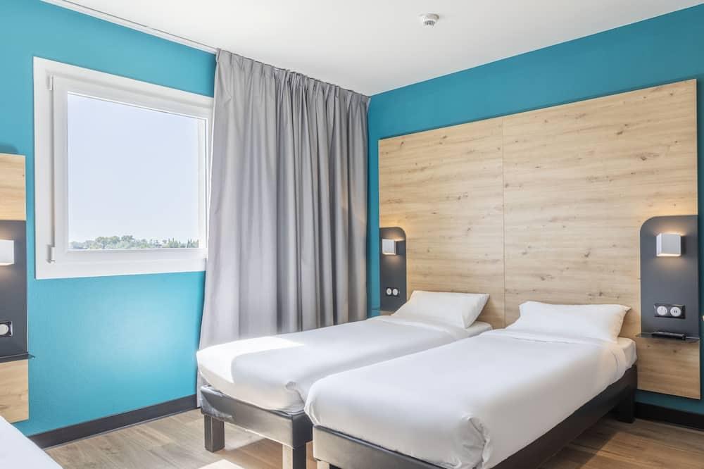 B&B HOTEL Saint-Martin-de-Crau Alpilles Camargue Provence-Alpes-Côte d'Azur - Saint-Martin-de-Crau visuel 1/5 B&B HOTEL Saint-Martin-de-Crau Alpilles Camargue Provence-Alpes-Côte d'Azur - Saint-Martin-de-Crau visuel 1/5